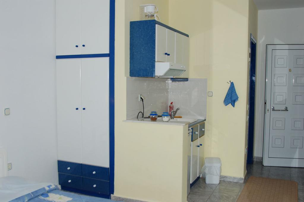 House Katerina Mediterranean Сарти Экстерьер фото