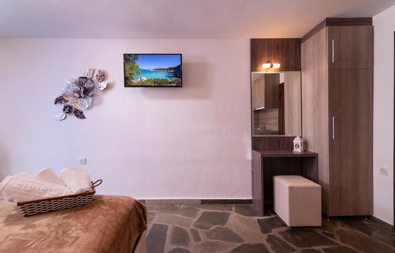 House Katerina Mediterranean Сарти Экстерьер фото